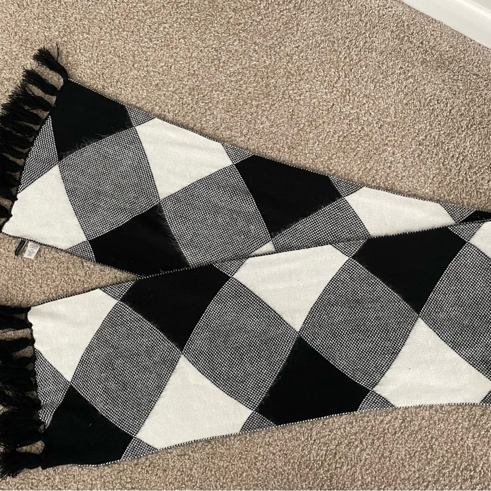 Ann Taylor Women’s long plaid scarf 12x78 inches like new